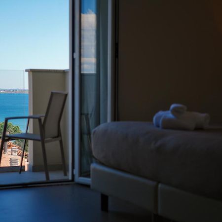 Hotel Palazzo Del Garda & Spa Дезенцано-дель-Гарда Экстерьер фото
