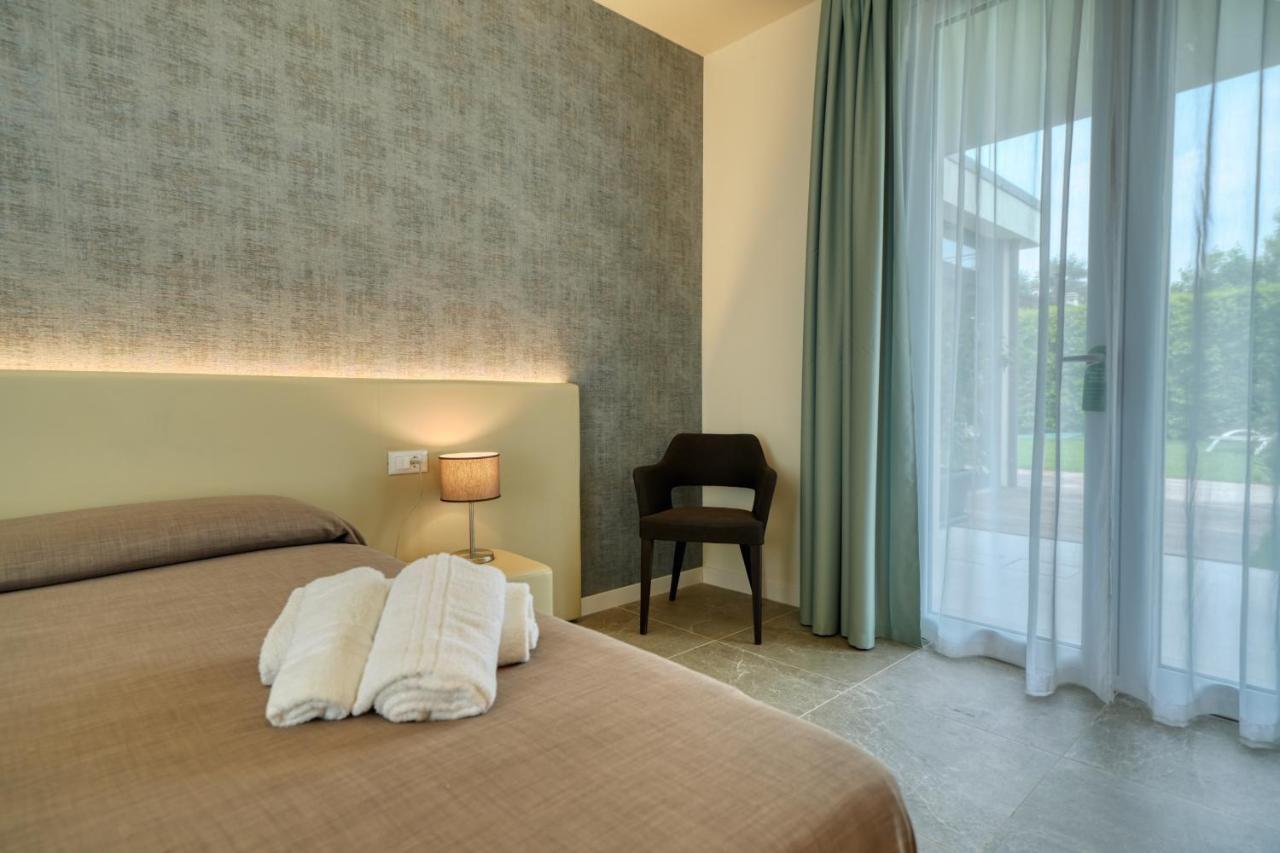 Hotel Palazzo Del Garda & Spa Дезенцано-дель-Гарда Экстерьер фото