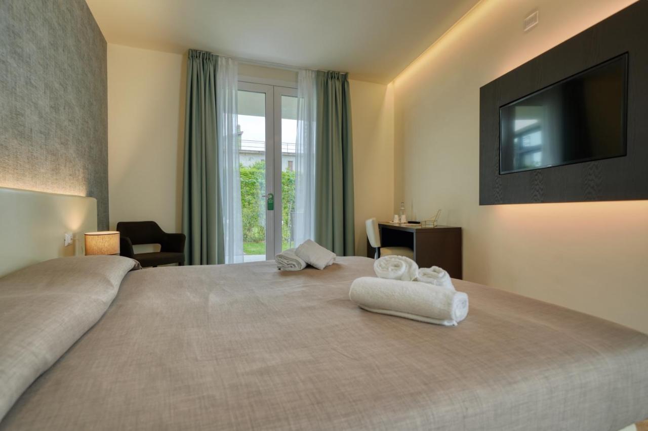 Hotel Palazzo Del Garda & Spa Дезенцано-дель-Гарда Экстерьер фото