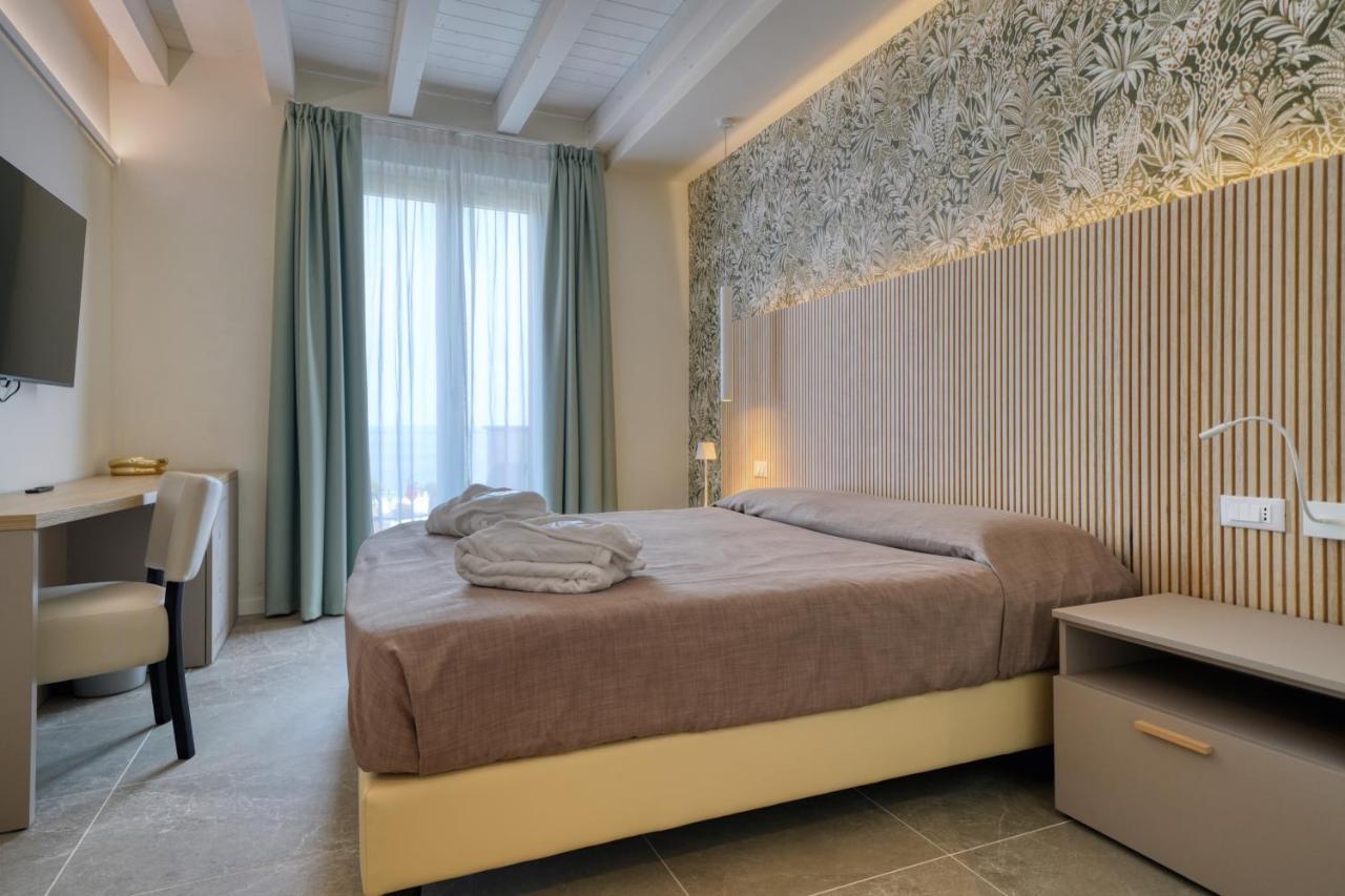 Hotel Palazzo Del Garda & Spa Дезенцано-дель-Гарда Экстерьер фото