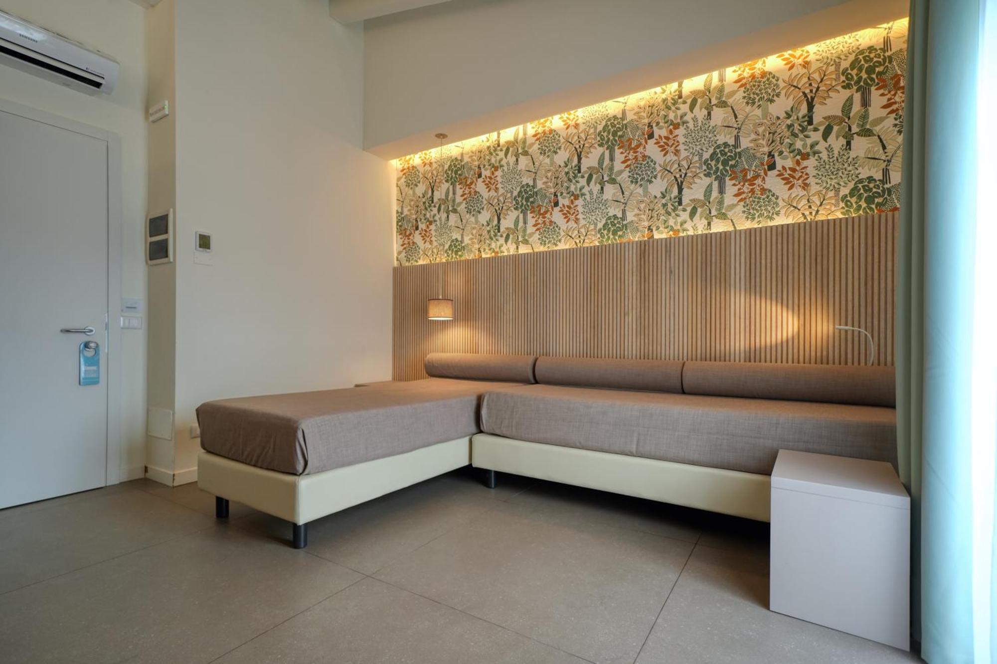 Hotel Palazzo Del Garda & Spa Дезенцано-дель-Гарда Экстерьер фото