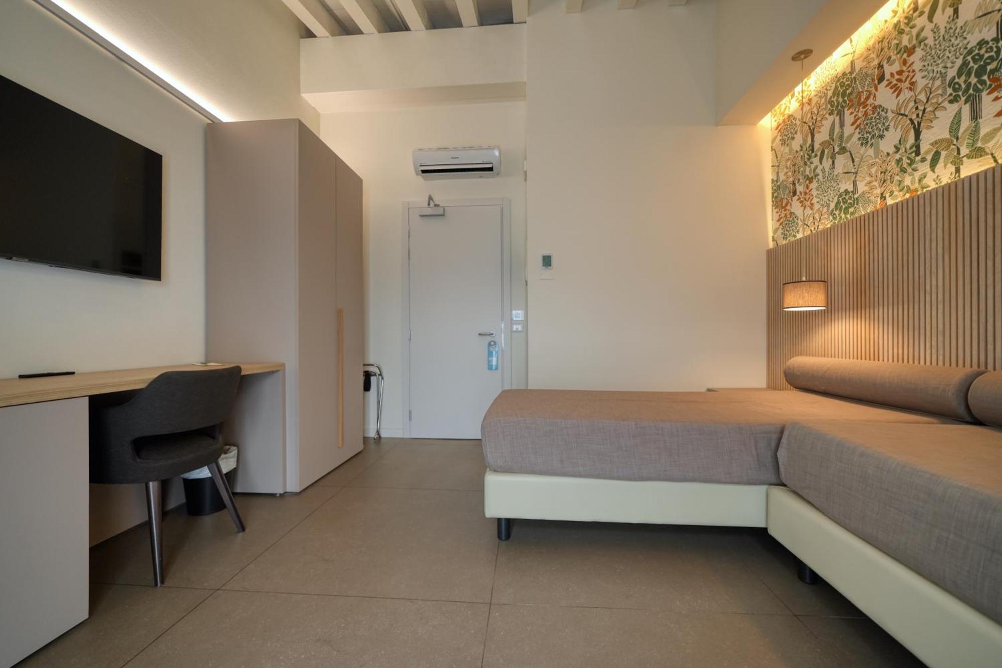 Hotel Palazzo Del Garda & Spa Дезенцано-дель-Гарда Экстерьер фото
