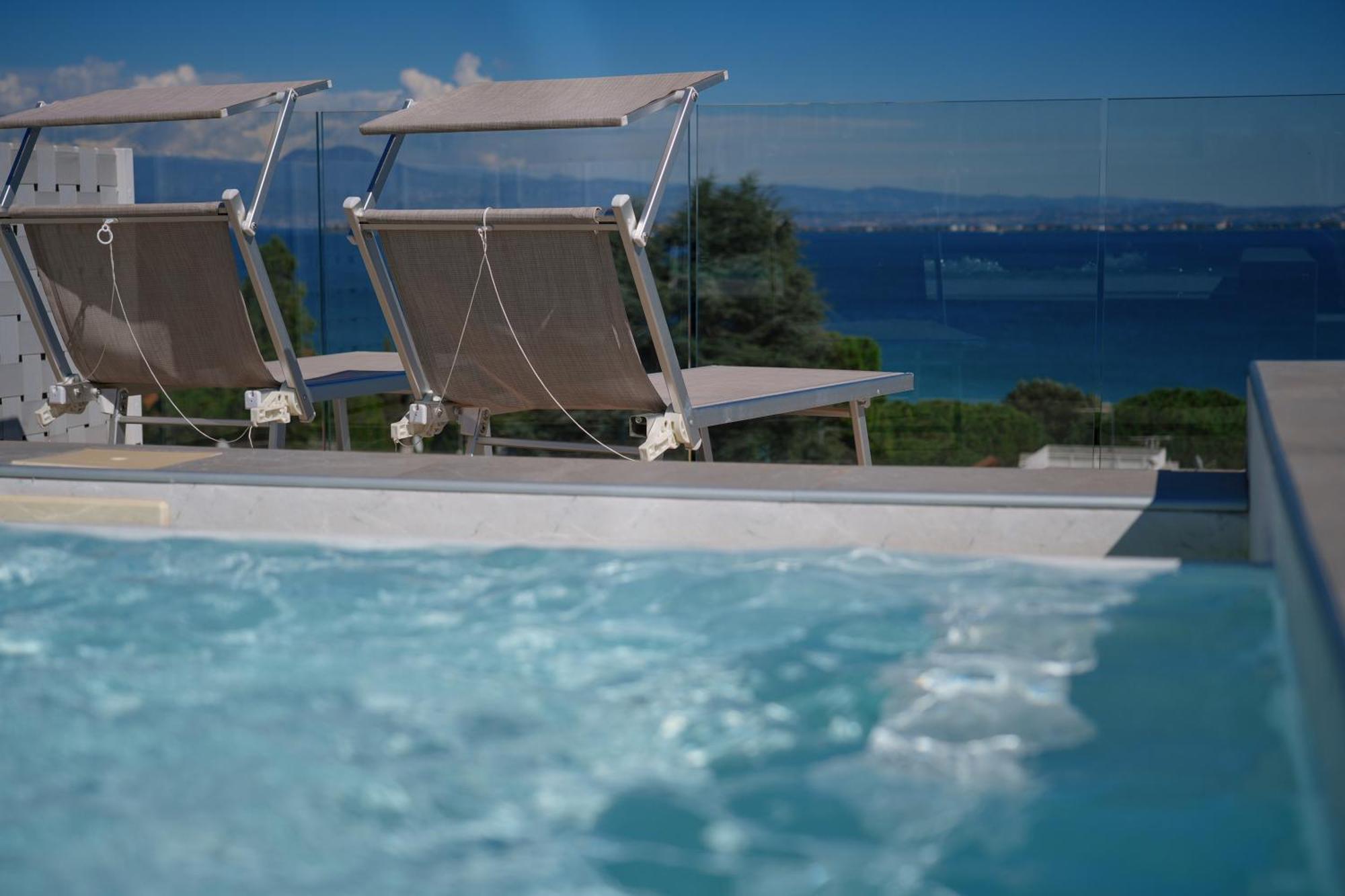 Hotel Palazzo Del Garda & Spa Дезенцано-дель-Гарда Экстерьер фото