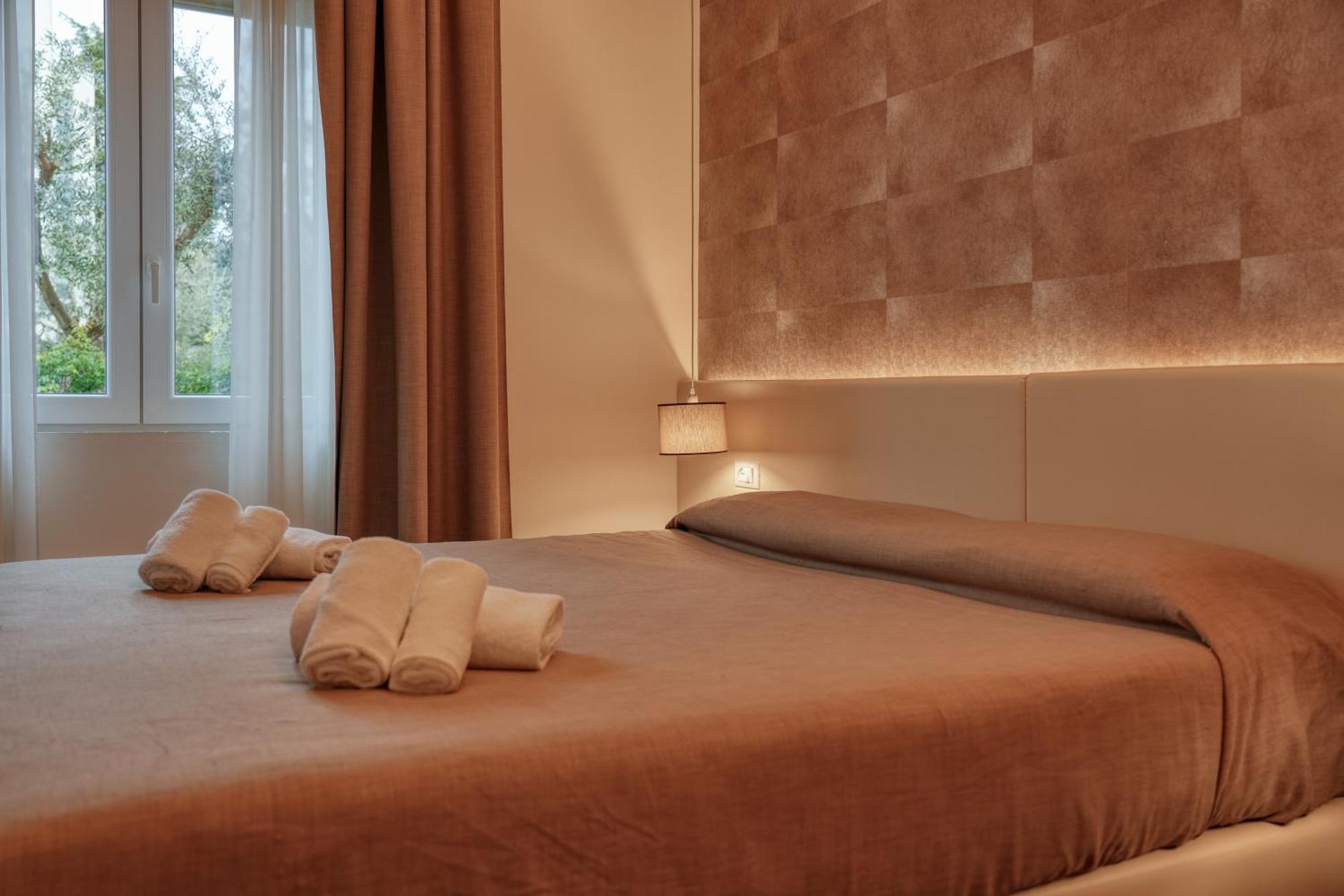 Hotel Palazzo Del Garda & Spa Дезенцано-дель-Гарда Экстерьер фото
