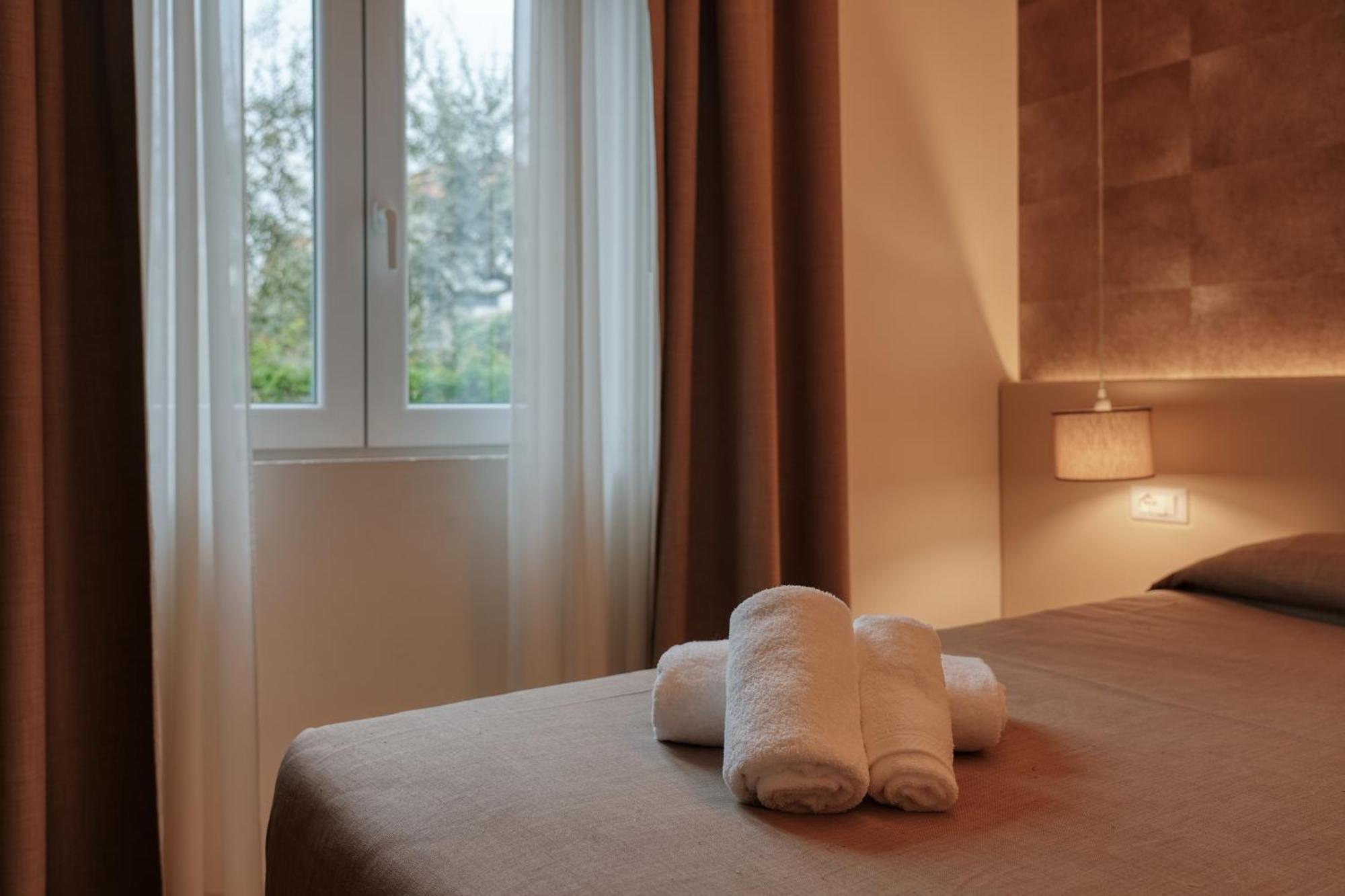 Hotel Palazzo Del Garda & Spa Дезенцано-дель-Гарда Экстерьер фото