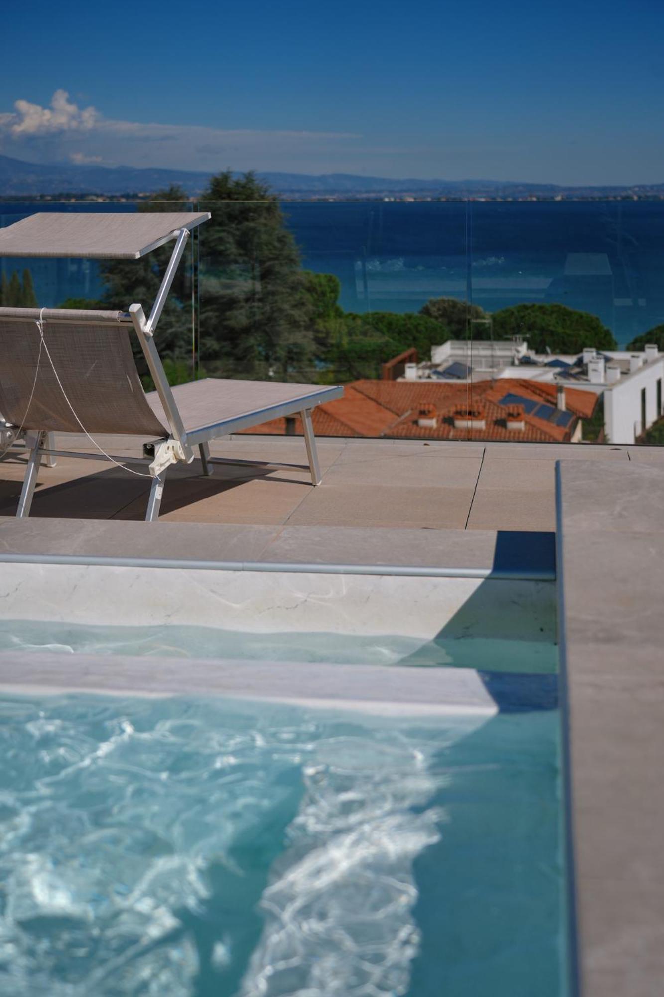 Hotel Palazzo Del Garda & Spa Дезенцано-дель-Гарда Экстерьер фото