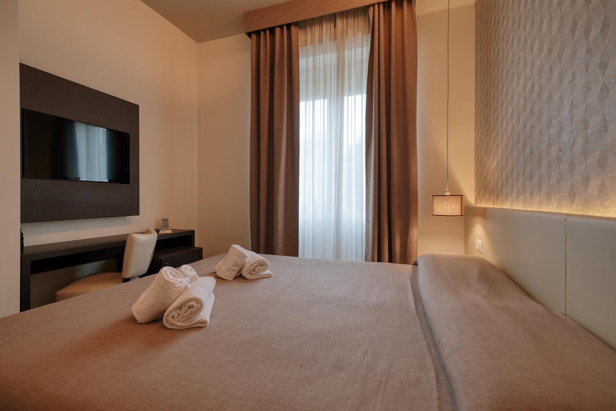 Hotel Palazzo Del Garda & Spa Дезенцано-дель-Гарда Экстерьер фото