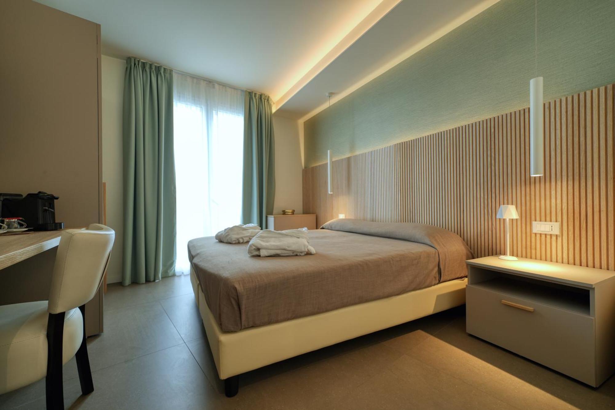 Hotel Palazzo Del Garda & Spa Дезенцано-дель-Гарда Экстерьер фото