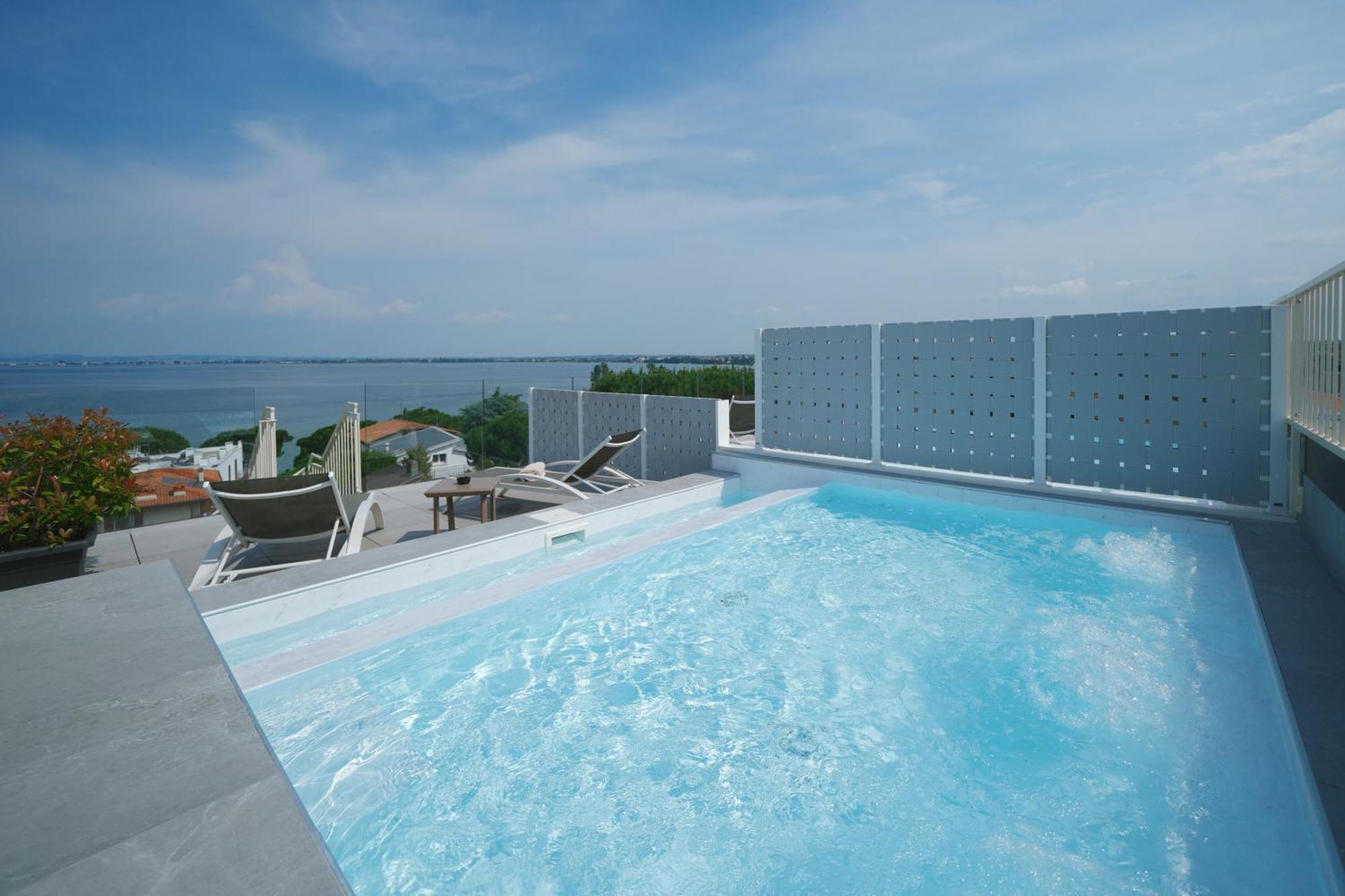 Hotel Palazzo Del Garda & Spa Дезенцано-дель-Гарда Экстерьер фото